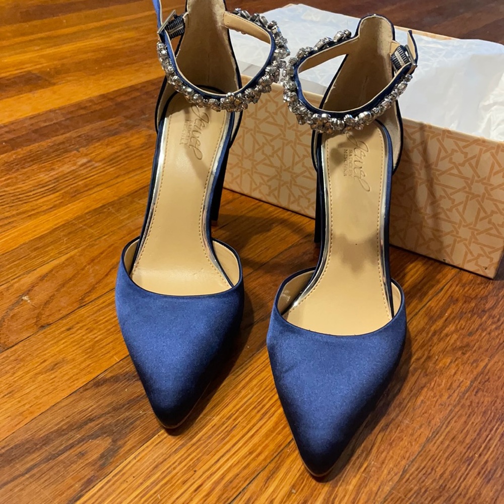 JEWEL BADGLEY MISCHKA-  Ollie Pump NEW!